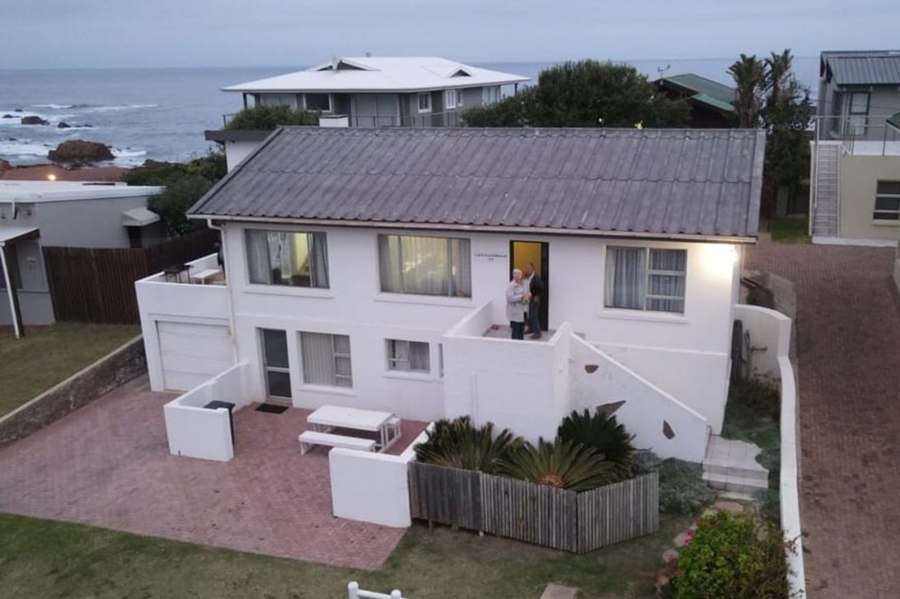4 Bedroom Property for Sale in Buffalo Bay Western Cape